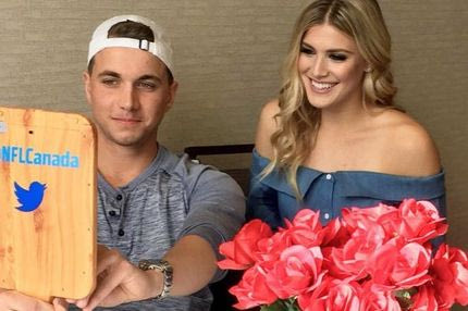 Η Εζενί Μπουσάρ ερωτεύτηκε τον πιο φανατικό της οπαδό (πραγματικά)