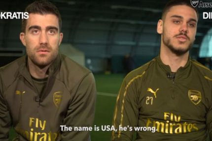 Το τεστ γνώσεων της Άρσεναλ σε Μαυροπάνο -Παπασταθόπουλο θυμίζει επεισόδιο από τα Φιλαράκια