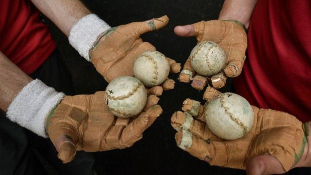 H βάσκικη πελότα θυμίζει τένις και πόλεμο, χωρίς ρακέτες