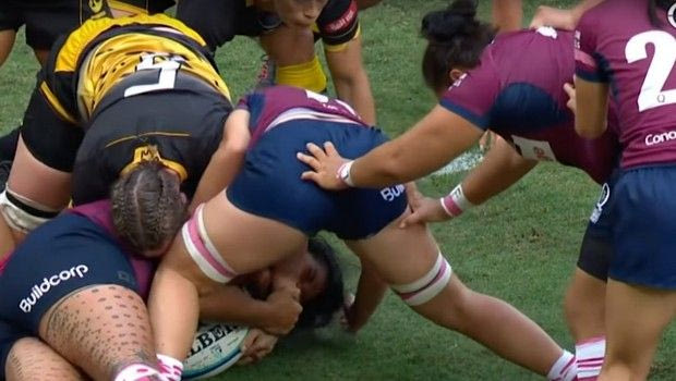 Η Λιζ Πατού δάγκωσε αντίπαλο και δέχτηκε κάτι παραπάνω από κόκκινη κάρτα