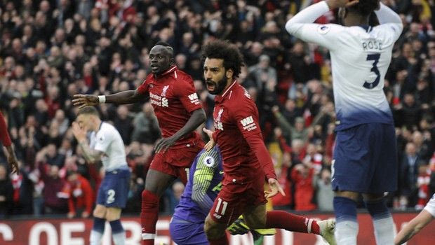 Οι απίστευτες γκάφες τερματοφυλάκων κρατούν τη Λίβερπουλ στη μάχη τίτλου