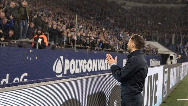 Οι οργανωμένοι της Σάλκε πήραν πίσω το περιβραχιόνιο από τον αρχηγό της ομάδας