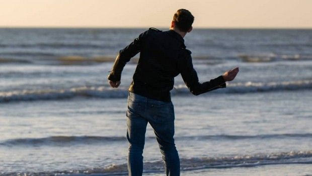 Γιατί κανένας δεν μπορεί να κάνει 89 γκελ στο νερό με ένα βότσαλο