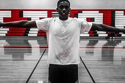 O δίμετρος Τζαμάλ Μπράουν είναι 12 ετών και θυμίζει Λεμπρόν όταν καρφώνει