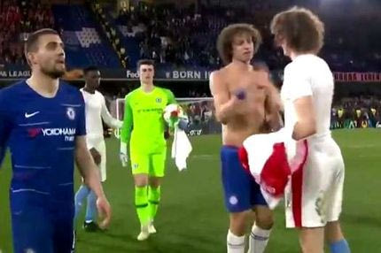 Ο Νταβίντ Λουίζ αγκάλιασε τον εαυτό του