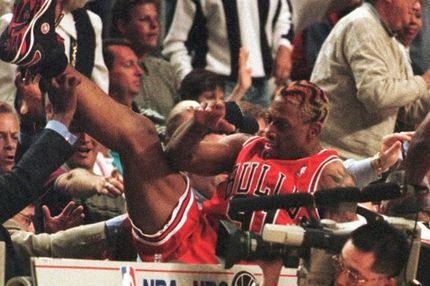 Τα sneakers του Ντένις Ρόντμαν ήταν εξωγήινα σαν το παιχνίδι του