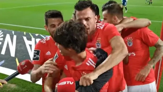 Ποιο είναι το μικρό παιδί που “χτύπαγε” ο Σάμαρης;