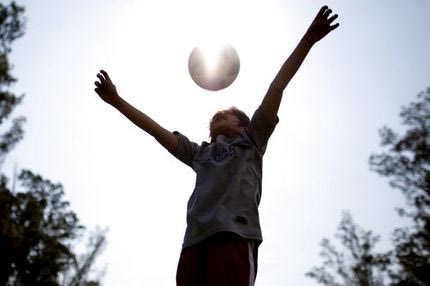Πατέρας ζητά υπνωτιστή για να αλλάξει ομάδα στο γιο του, αρκεί να μείνει μεταξύ μας
