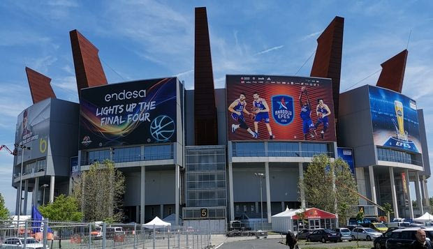 Βιτόρια, 1η μέρα: Ο κοστουμάτος Σλούκας κι η… απόρριψη Ντάνστον