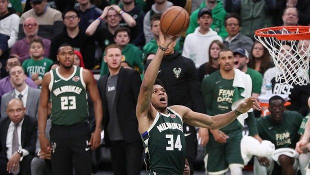 Ο Βασίλης Λεβέντης έγινε meme φανατικών των Μιλγουόκι Μπακς