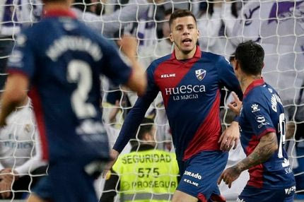 Η Ουέσκα υπέκυψε στο χρήμα χωρίς να στήσει αγώνα