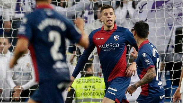 Η Ουέσκα υπέκυψε στο χρήμα χωρίς να στήσει αγώνα