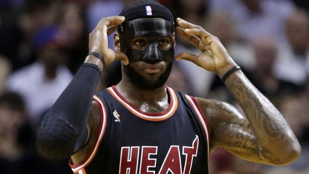 Luck of the mask: Τυχεροί και άτυχοι μιας μάσκας