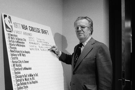 Πριν γίνει το τρόπαιο, ο Λάρι Ο’ Μπράιαν ήταν κορυφαίος λομπίστας