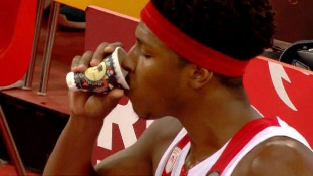 Μια φίλαθλος πήγε να πιει καφέ, αλλά ξέχασε να ρωτήσει τον Λεντέι