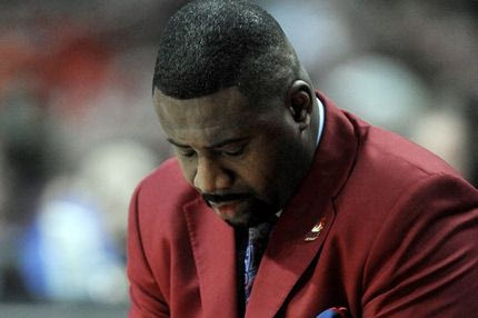 Οικογενειακή τραγωδία: Ο κόουτς Μουρ ήταν παρών στο θάνατο της γυναίκας και της κόρης του