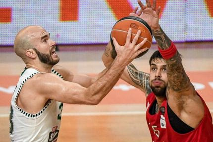 Το πρώτο πρωτάθλημα των ’16’ περιμένει πρώτα τα playoffs