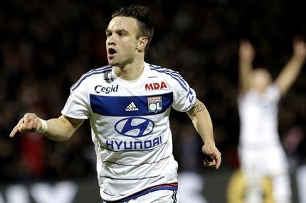 Μύκονος, Λαμποργκίνι και έκτροπα: Ο Βαλμπουενά χρωστάει κάτι στους φίλους του Ολυμπιακού