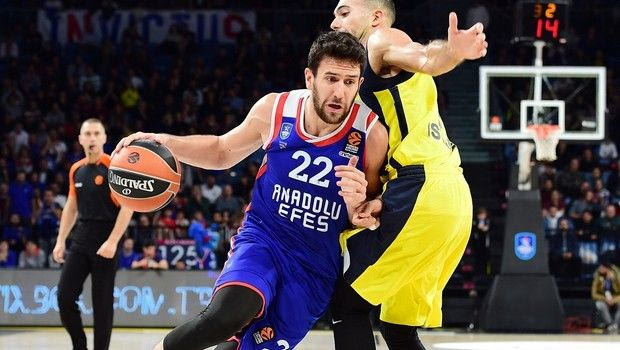 Μένουν 3 δευτερόλεπτα. Ποιος παίρνει το σουτ;