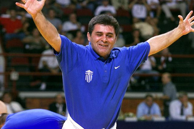 Ο Μπάμπης Χολίδης έφυγε πριν τον τελευταίο χορό