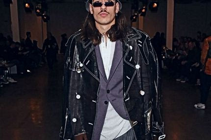 Τα αβάσταχτα κουλ, μικροσκοπικά γυαλιά του Έκτορ Μπεγερίν