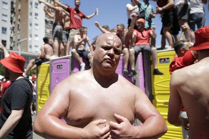 Τότεναμ-Λίβερπουλ: Οι πιο φανταστικές φωτογραφίες μεθυσμένων Άγγλων στη Μαδρίτη