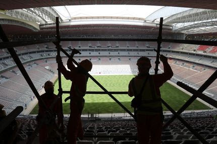 Αιχμάλωτοι Ποδοσφαίρου: Οι εργάτες στο Κατάρ πεθαίνουν κάθε μέρα