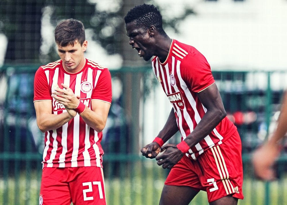 Γιατί ο Ολυμπιακός δεν σχεδιάζει να πάρει στόπερ (τώρα)