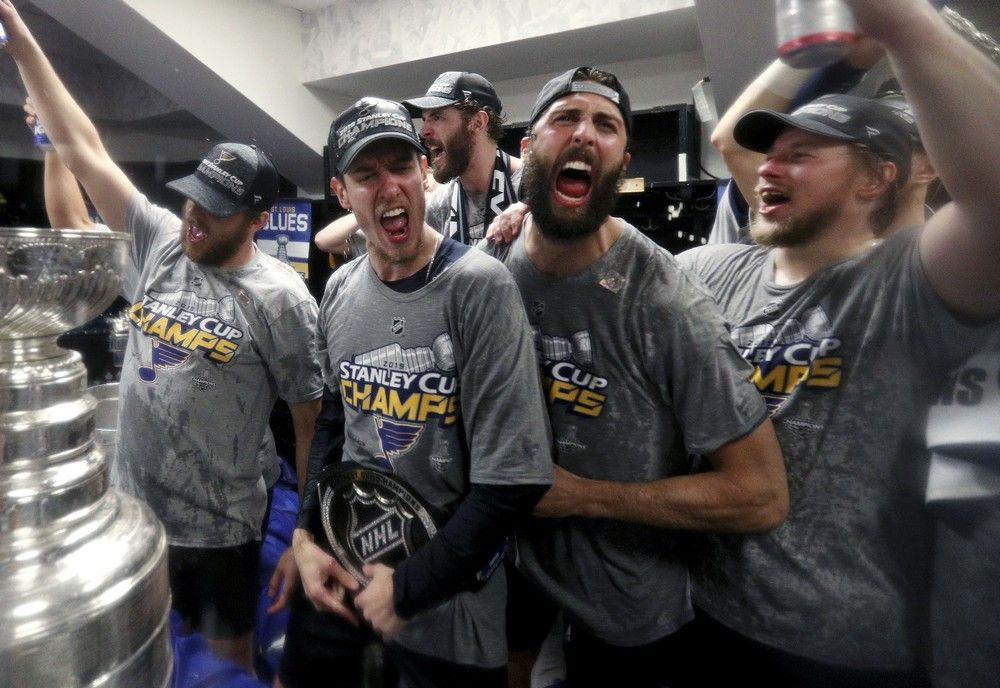 Το χιτ που ‘έστεψε’ πρωταθλητές και προκάλεσε διπλωματικό επεισόδιο