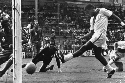 Τεόφιλο Κουμπίγιας: το καλύτερο χτύπημα φάουλ που είδαμε ποτέ