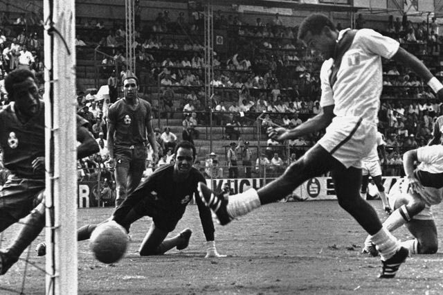 Τεόφιλο Κουμπίγιας: το καλύτερο χτύπημα φάουλ που είδαμε ποτέ