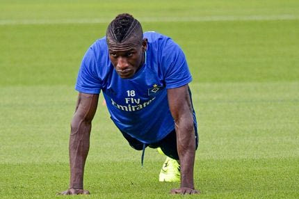 Ο Μπακερί Ζατά και ο Μπακαρί Νταφέ είναι όντως το ίδιο πρόσωπο;