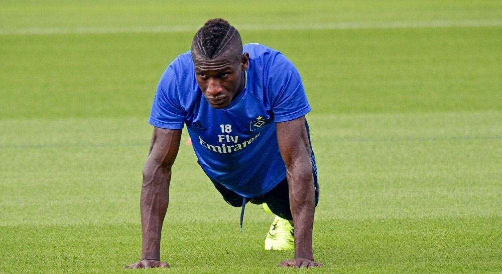 Ο Μπακερί Ζατά και ο Μπακαρί Νταφέ είναι όντως το ίδιο πρόσωπο;