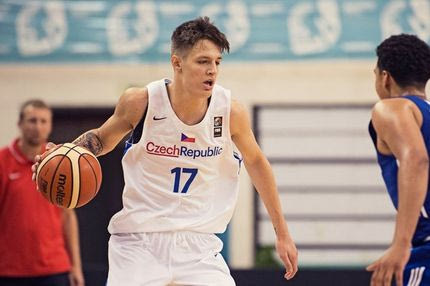 Ο Βιτ Κρέιτσι θα έπαιζε τώρα μπάσκετ με τον Αντετοκούνμπο