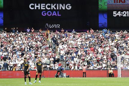 Το πρώτο ακυρωθέν γκολ από VAR στην Premier League δίχασε την Αγγλία