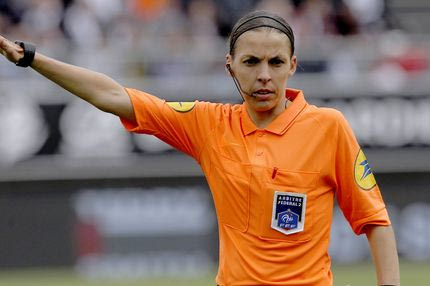 Η Στεφανί Φραπάρ θα δείξει στους διαιτητές πώς σφυρίζουν οι γυναίκες