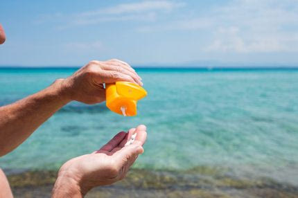 Το βήμα που παραλείπεις μετά από την ηλιοθεραπεία και θα σε σώσει