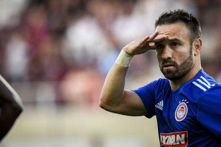 ΑΕΛ-Ολυμπιακός: Το γκολ του Βαλμπουενά λύγισε ‘βυσσινί’ και κούραση