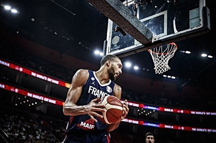 Ο Ρούντι Γκομπέρ φύλαξε το κάστρο από τις ΗΠΑ