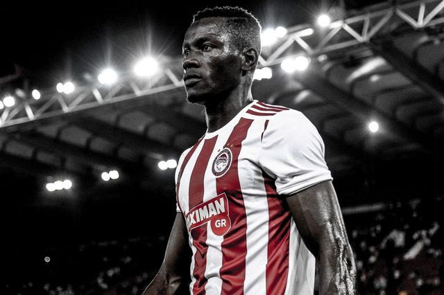 Ο Μαντί Καμαρά είναι άρρηκτα συνδεδεμένος με το βρώμικο χώμα της νιότης του