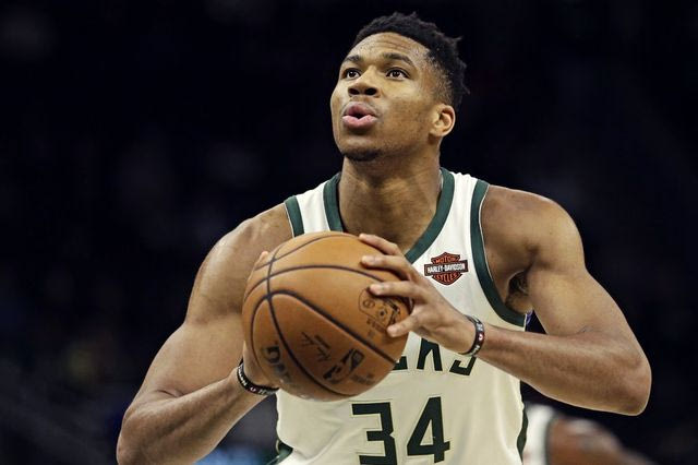 10 πολύ απαιτητικές ερωτήσεις για τον Γιάννη Αντετοκούνμπο