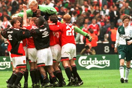 Μάντσεστερ Γ.-Λίβερπουλ: Τα κρεμ κοστούμια που άλλαξαν την ιστορία