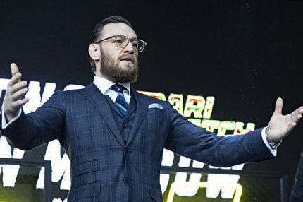 Ο ΜακΓκρέγκορ γυρίζει στον τόπο του εγκλήματος με αλυσοπρίονο