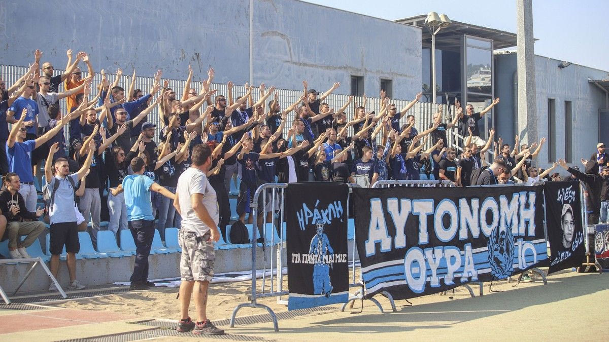 Οι φίλοι του Ηρακλή σήκωσαν το πιο χιουμοριστικό πανό της χρονιάς