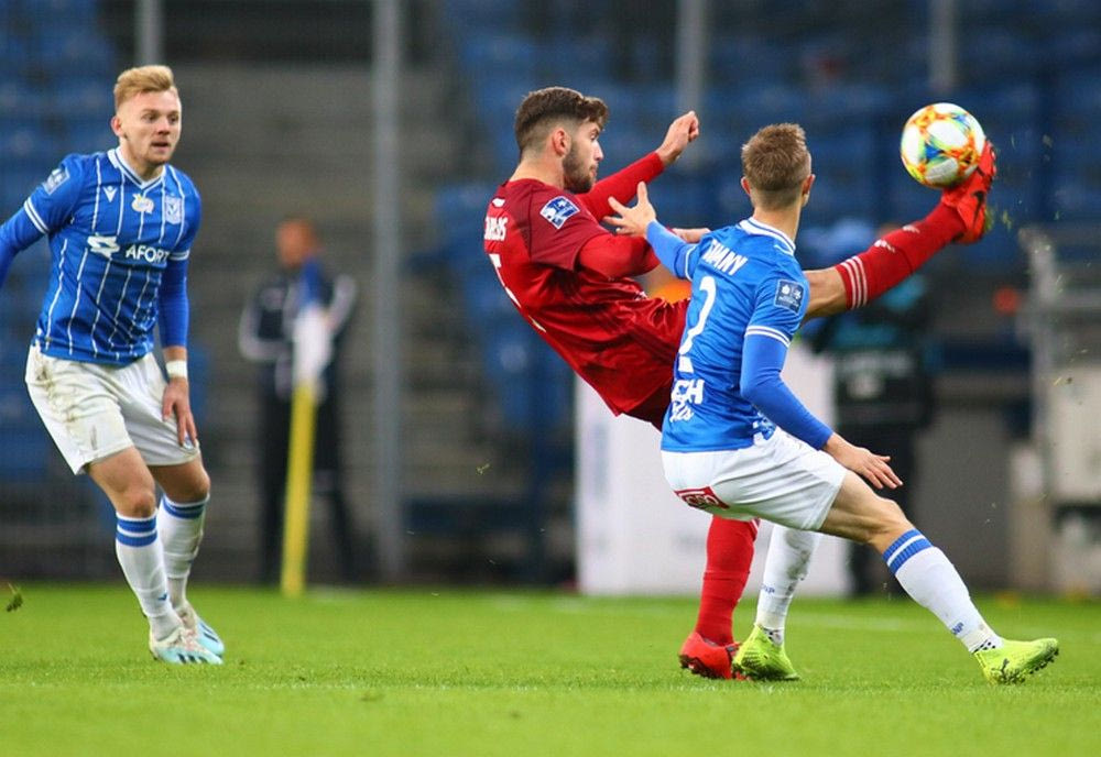 Οι 7 πιο άβολες πάσες έγιναν σε αγώνα του πολωνικού πρωταθλήματος