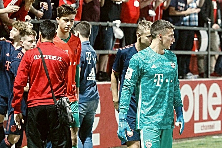 Ολυμπιακός-Μπάγερν: Το ‘κορόιδο’ που ταπείνωσε τους χούλιγκανς