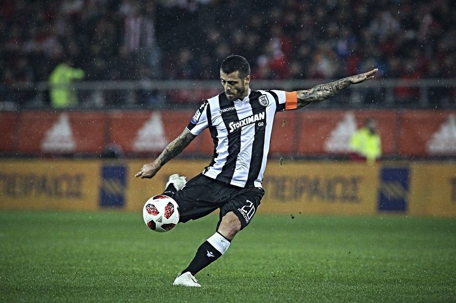 Ο Φερέιρα δεν θέλει τον αριστερό μπακ Βιεϊρίνια