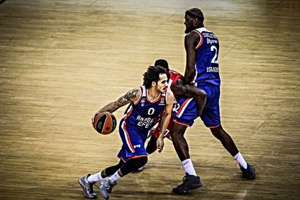 Ο Σέιν Λάρκιν σουτάρει για να κρύψει τις πληγές του