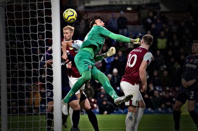 Ο Ρομπέρτο της Γουέστ Χαμ είναι ο κακός τερματοφύλακας που όλοι γνώριζαν