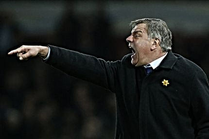 Ο προπονητής που εμψύχωσε τους παίκτες με “This is Sparta” και έχασε 1-7